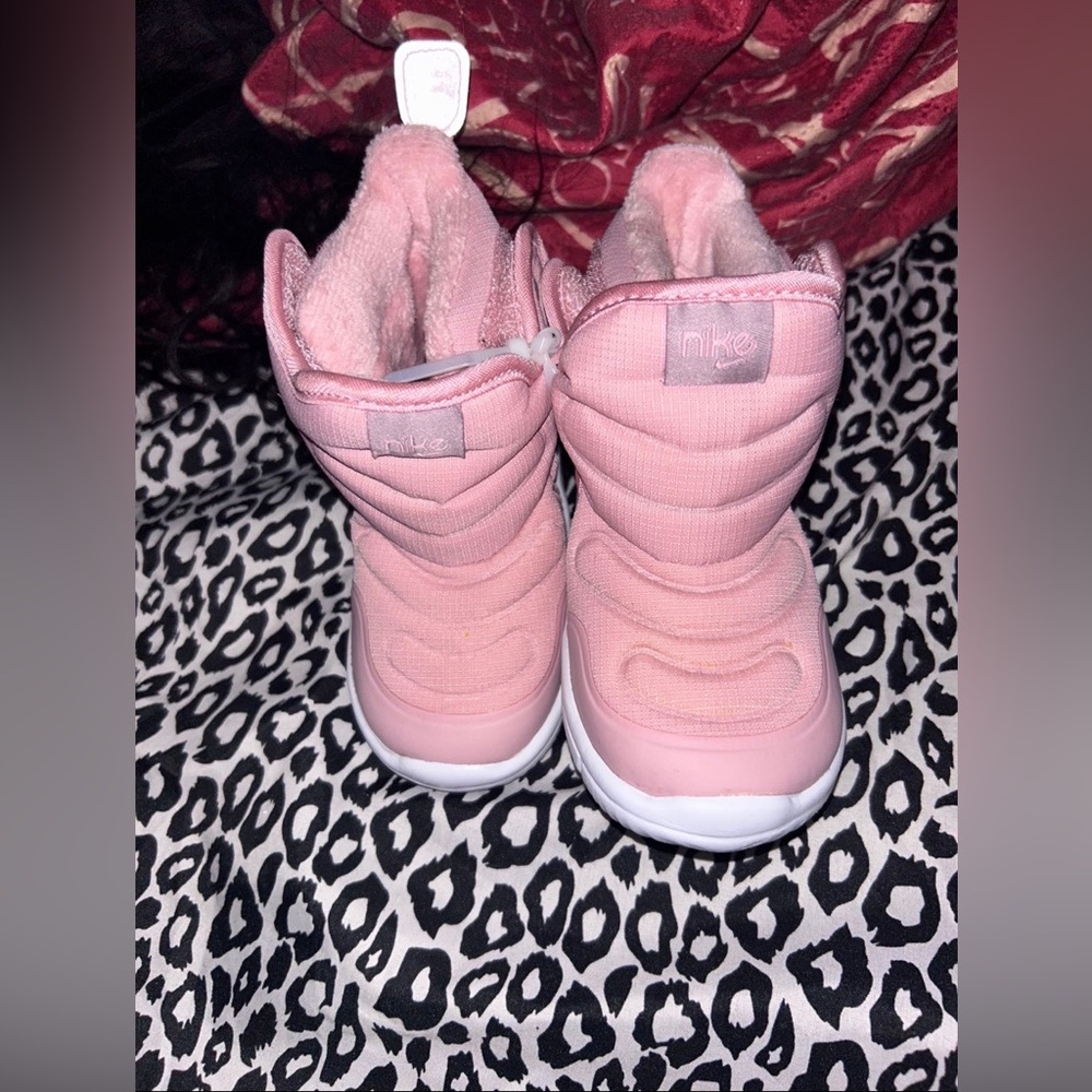 kids nike boots.